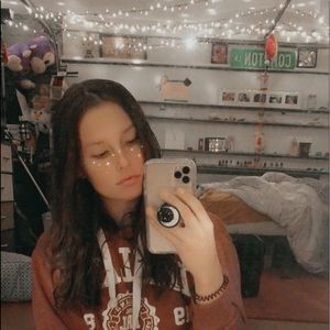 Meet your Posher, Sara